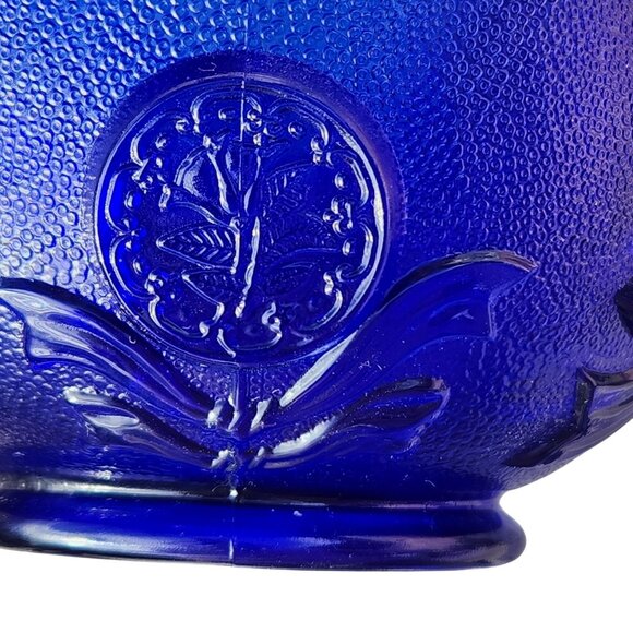 Vintage Boyd's Glass Co. Cobalt Blue Glass Basket With Embossed Floral & Bow Des - Picture 4 of 6